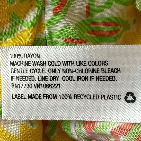 Lilly Pulitzer x Target Challis Romper Happy Place Size Medium - Picture 10 of 11